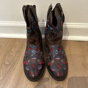 Embroidered Italian boots